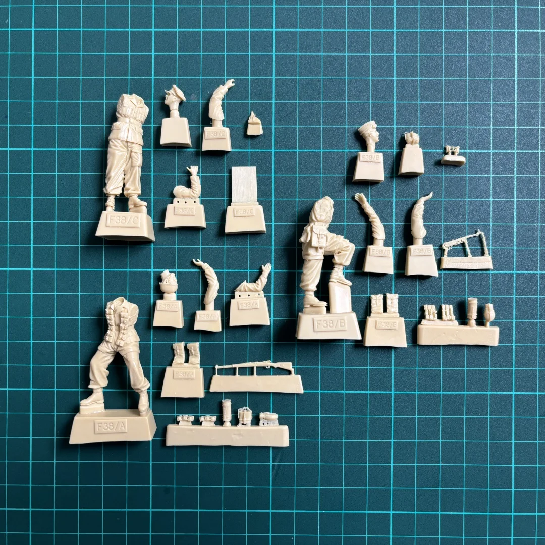 1/35 レジン未塗装モデルキット ドイツのバイク手（3人、バイクなし）未組み立て・未塗装GK