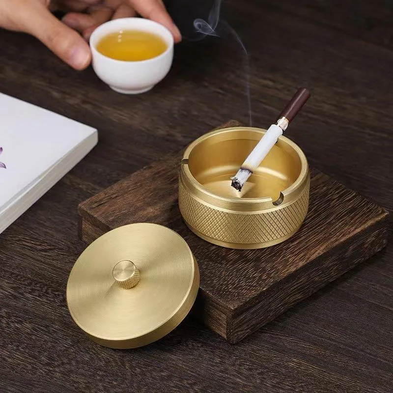 Portable Pocket Brass Ashtrays With Lid High Quality Metal Mini Car Ashtrays With Cover Desk Accessories Men Gifts Ash Holder