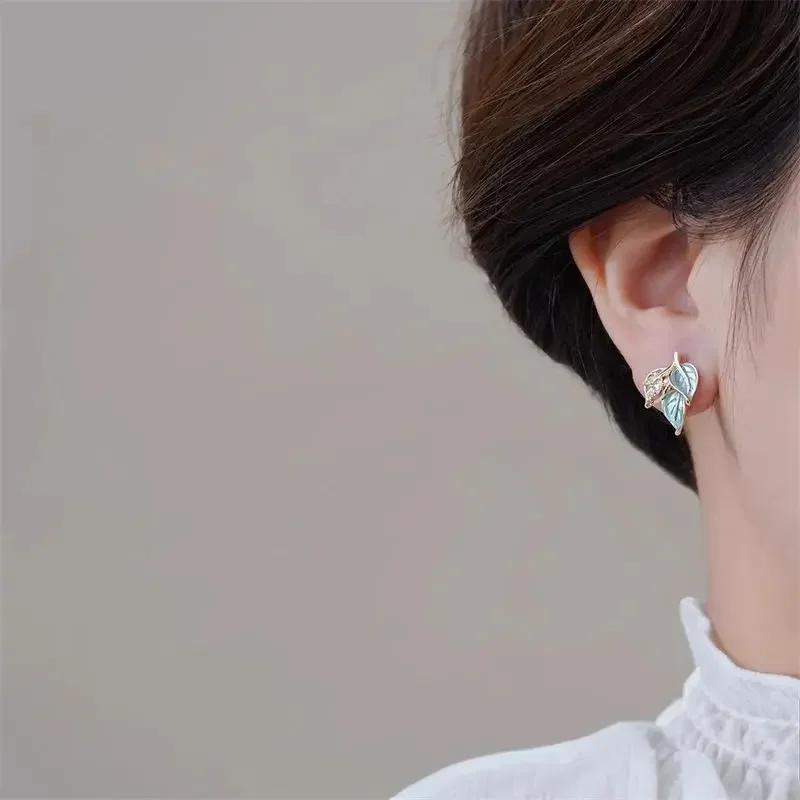 Blue Unique Leaf Earrings for Women 2024 New Fahion Niche Design Gentle Stud Earring Temperament Light Luxury Jewelry Gifts