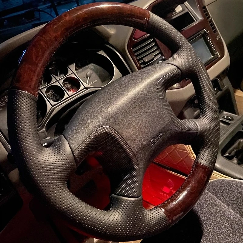 

100% подходит для Mitsubishi Pajero v73 v77 2004-2010, прошитый вручную черный чехол на руль из натуральной кожи персикового дерева