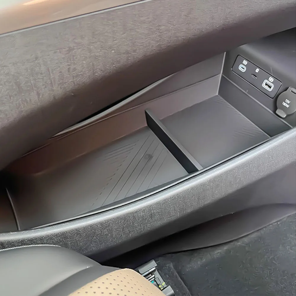 صندوق تخزين تحت التحكم المركزي لـ BYD Dolphin Smart Driving Edition 2025 ملحقات السيارة TPE مقاومة للماء والبقع