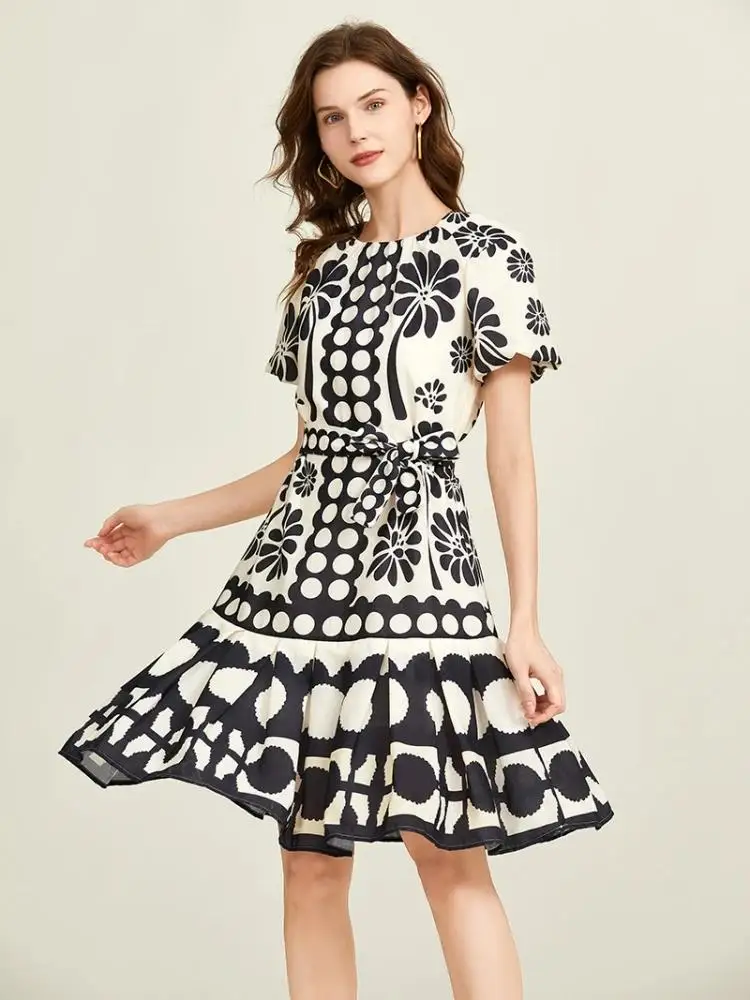 เสื้อผ้าผู้หญิงพัฟแขนเสื้อลูกไม้ขึ้นเข็มขัดจีบชุดฤดูร้อนคลาสสิกสีดําสีขาว Contrast Dot พิมพ์ผ้าฝ้ายผ้าลินินเสื้อผ้าชายหาด