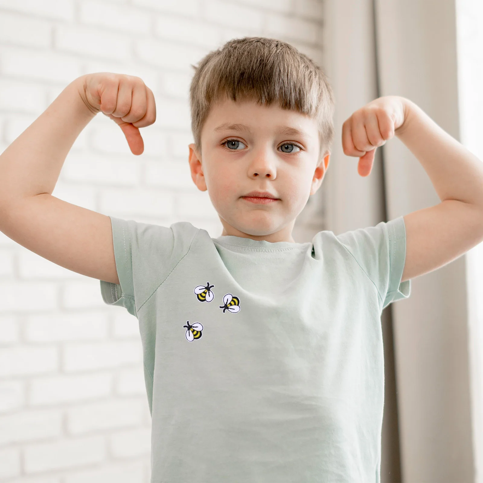 

20Pcs Bee Applique Stickers Lovely Embroidered Cloth Patch for Jackets Hats Embroidery Applique Patch Stickers