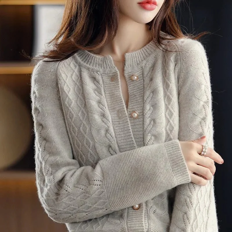 2024 Female Xiaoxiangfeng Cardigan Sweater Coat Spring Women Loose Round Neck Knitwear Jacket Lazy Wind Lady Knitting Outerwear