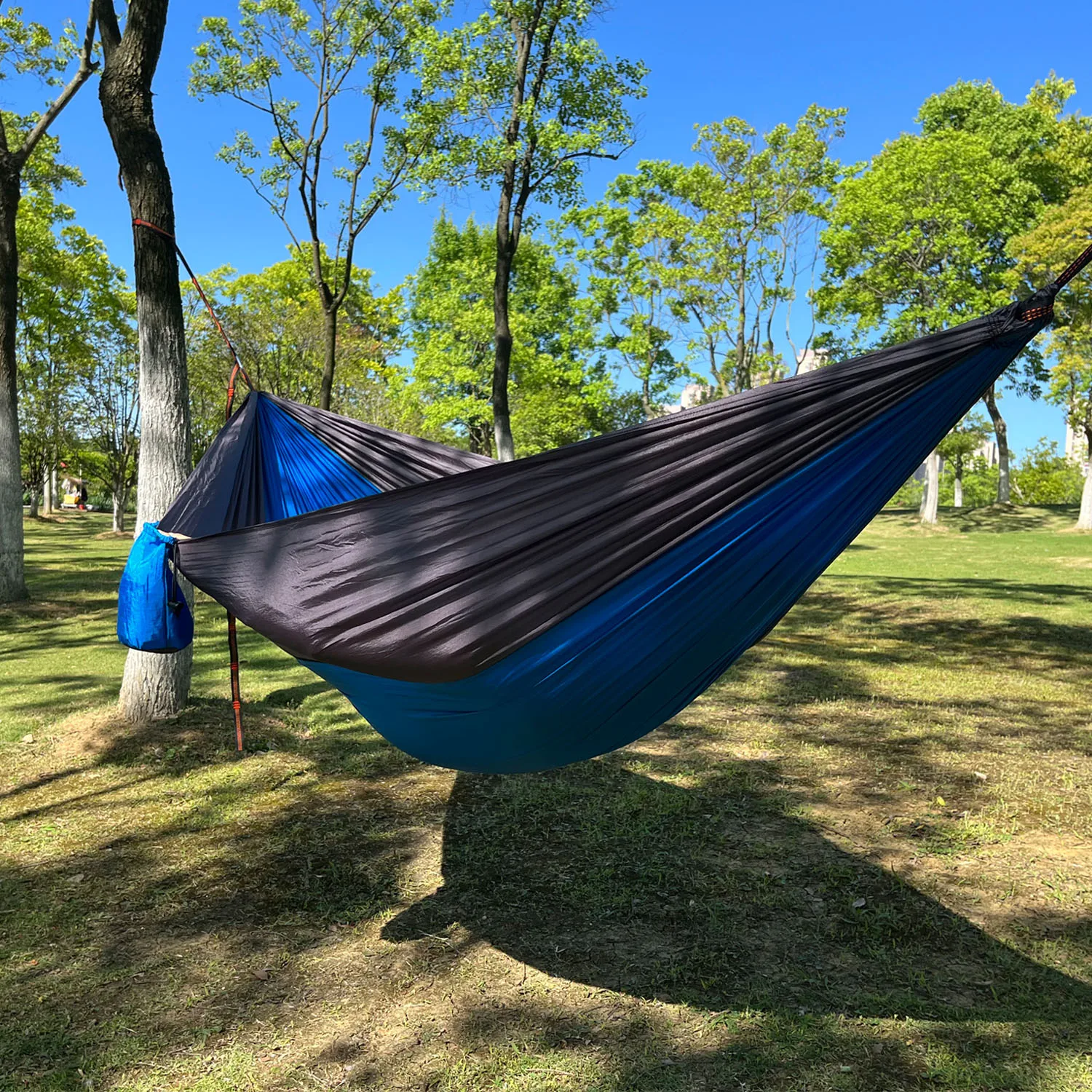 Camping  hammocks for outdoor furniture garden swings hanging hammocks with tree friendly straps and 16 loops sleeping hammocks