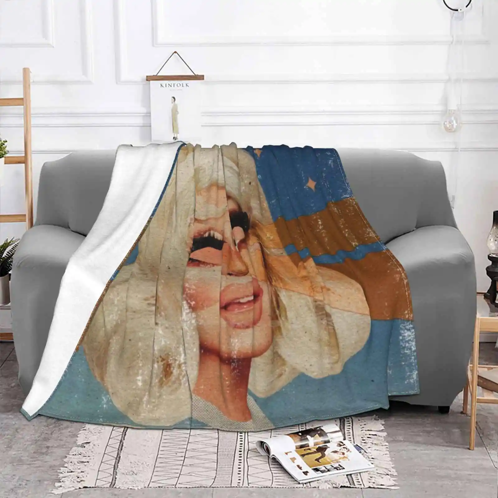 Trixie Mattel-Barbara New Arrival Fashion Leisure Warm Flannel Blanket Trixie Mattel Joanne Doll Gay Drag Queen Dragqueen