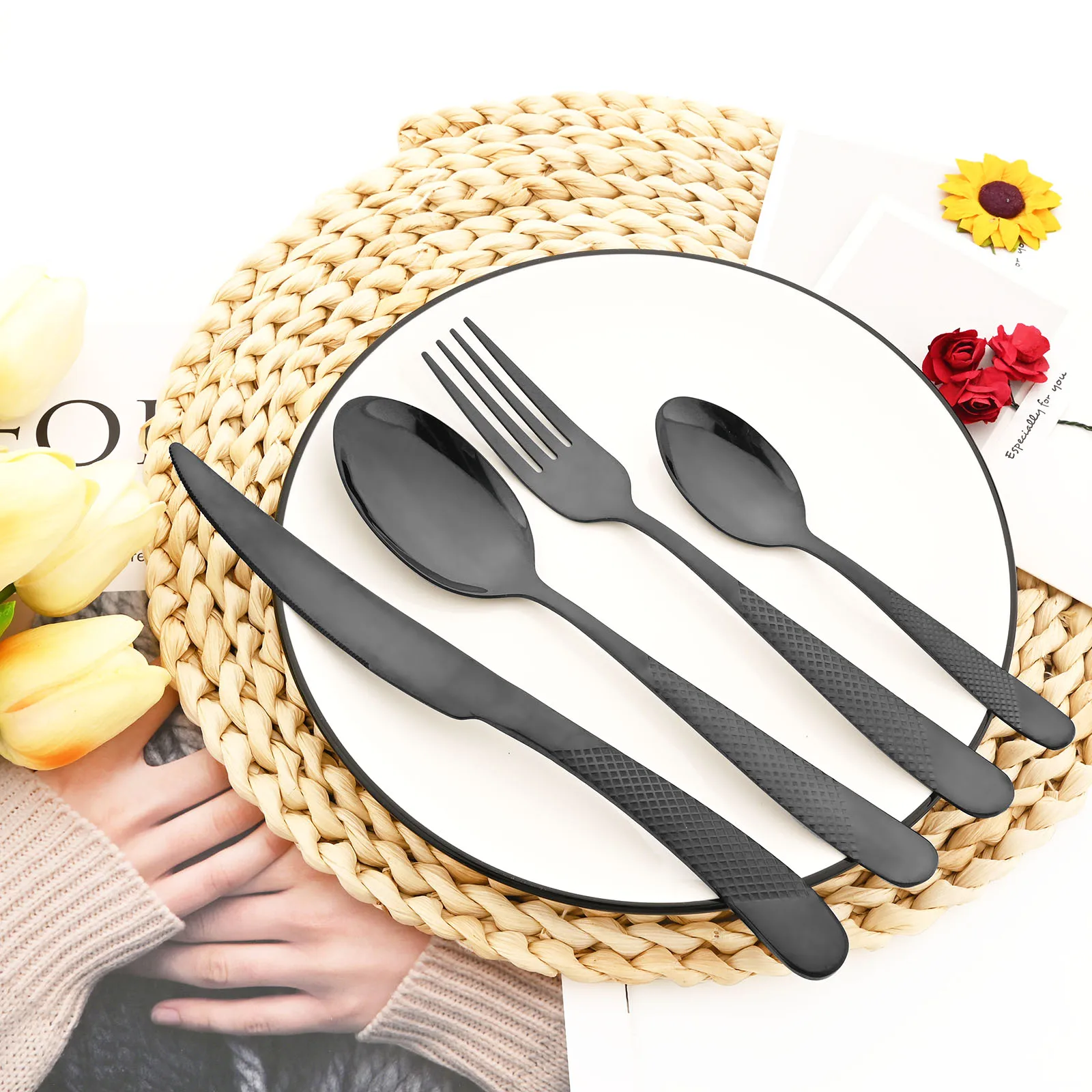 Drmfiy High Quality Tableware 24Pcs Silver Cutlery Set Gold Luxury Knife Fork Spoon Dinnerware Set Dinner Kitchen Silverware Set