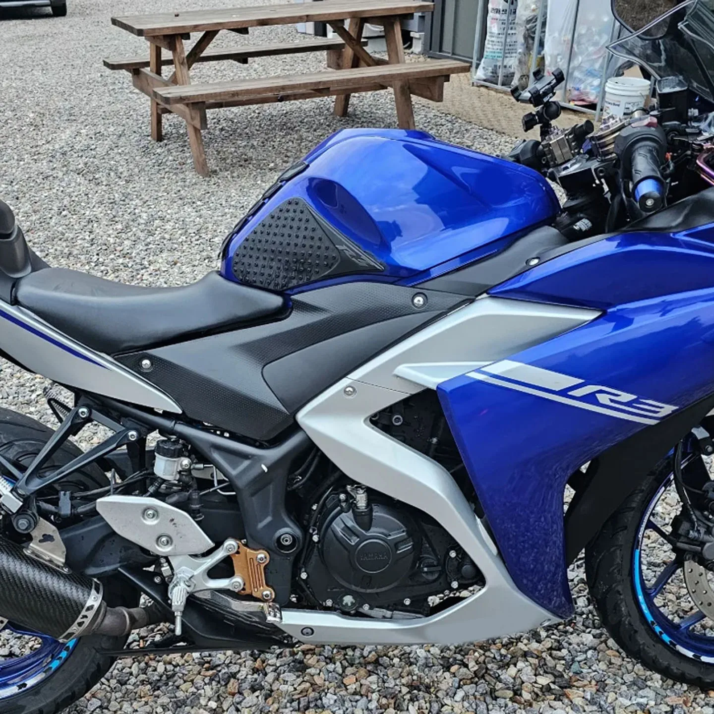 For Yamaha YZF R3 R25 R3/25 2013-2018Motorcycle Rubber Anti-Slip Pads Fuel Tank Traction Pads Decorative Heat-Resistant Stickers