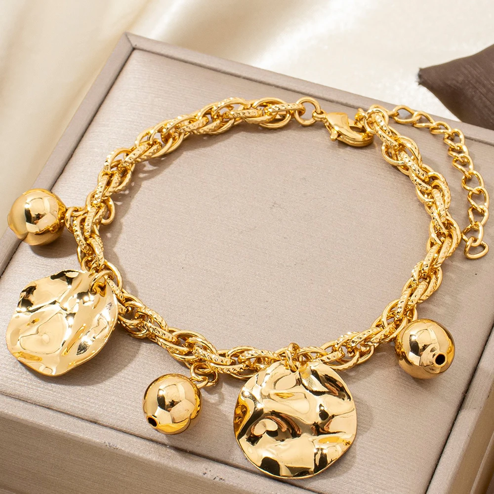 Edelstahl-Armband mit dicker Kette und Knoten, Damen-Accessoire mit gehämmertem rundem Scheibenanhänger für den Alltag und Partys – Detail 2