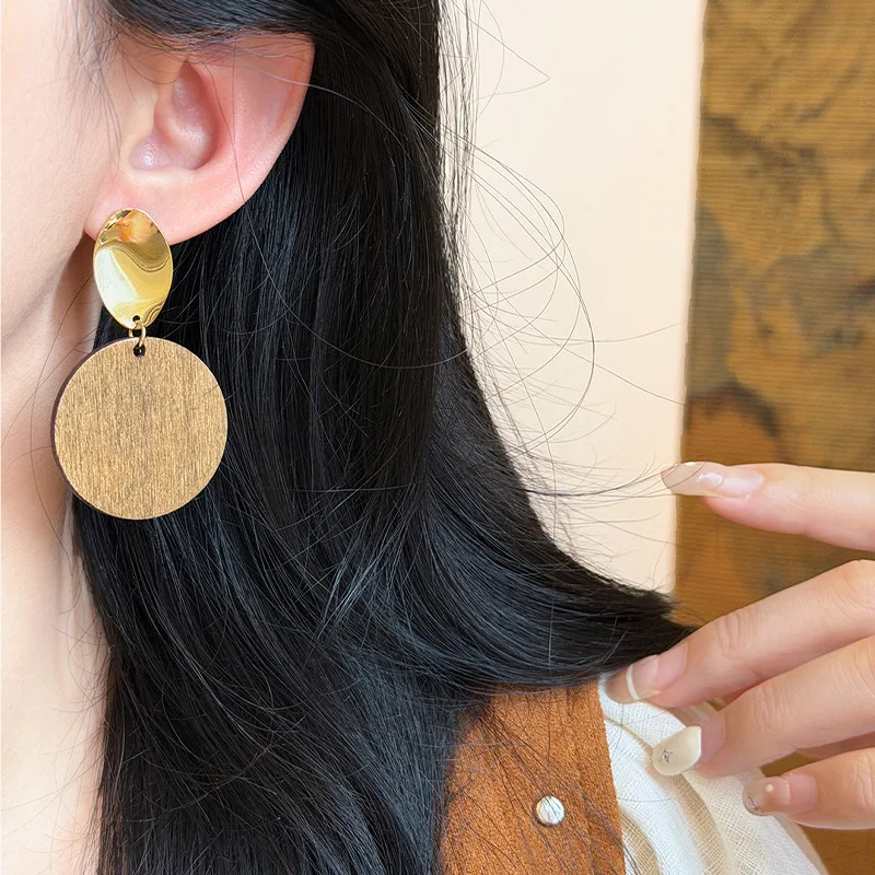 Wooden Round Stud Earrings Retro Minimalist Lightweight Natural Wood Finish Silver Tone 18mm Elegant Jewelry Women