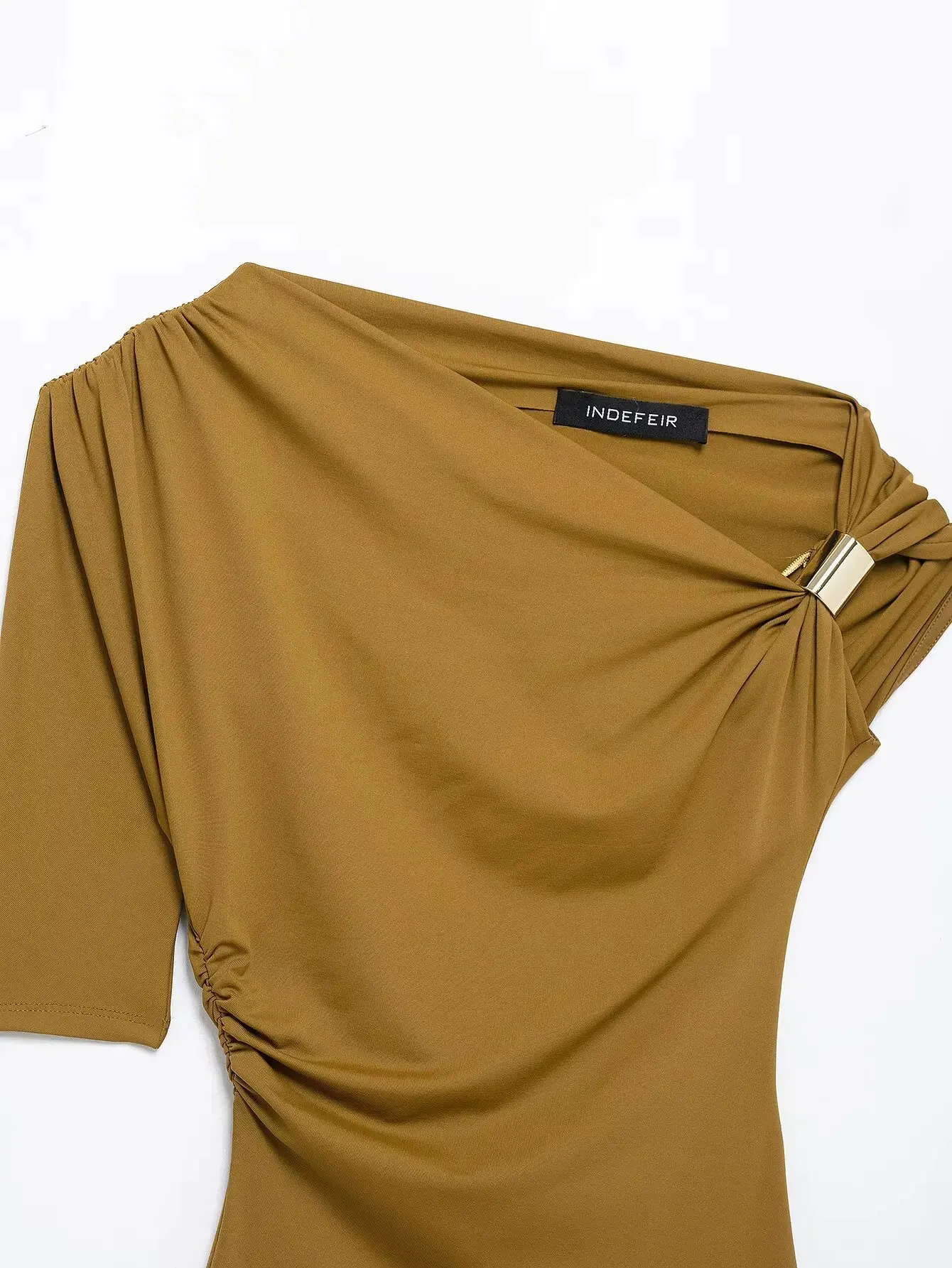 HH 2025, Frühling, Damen, sexy, asymmetrisch, faltig, Weste, schick, schmaler Kragen, One-Shoulder-Damen, schmales T-Shirt, Top, Straßenkleidung – Detail 7