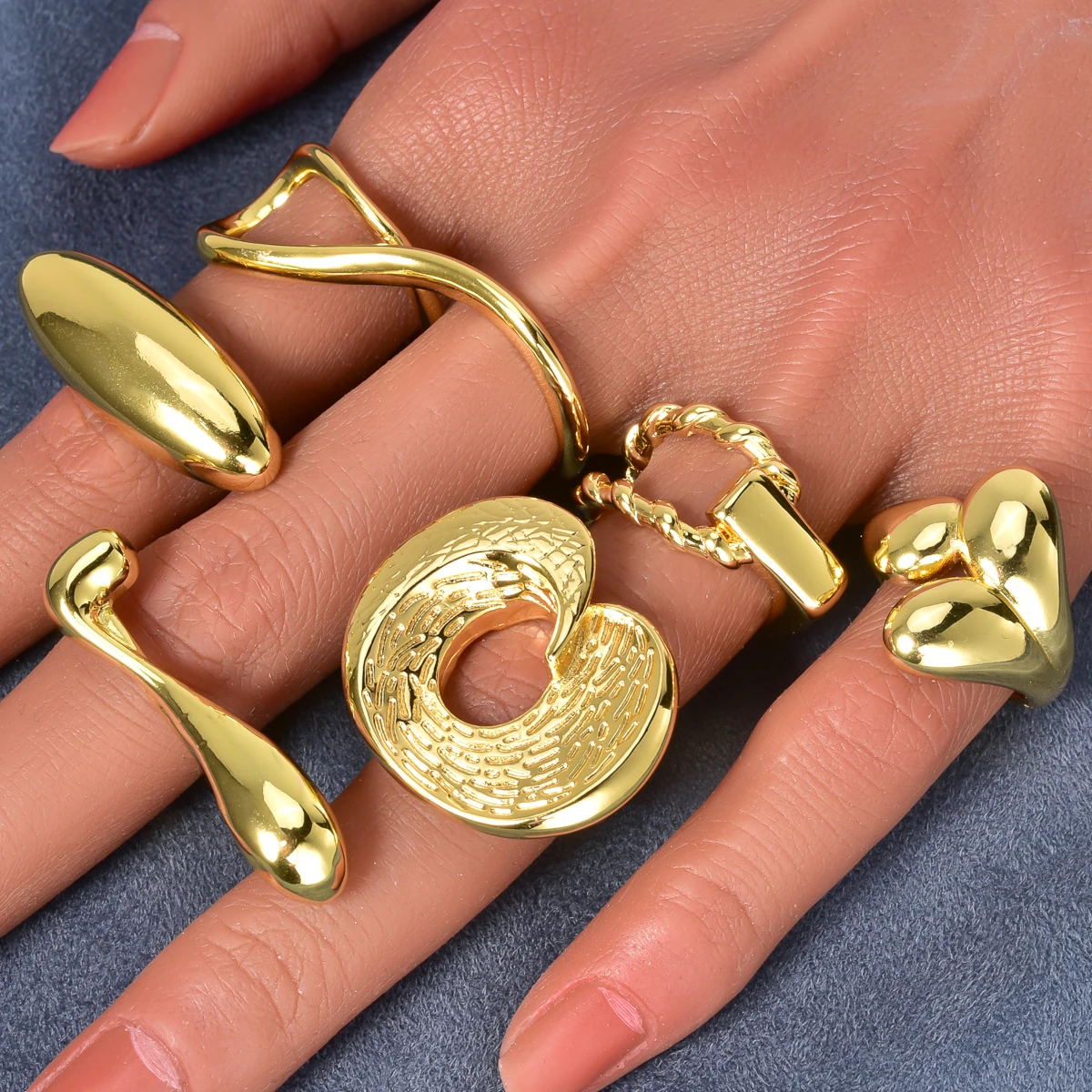 

Gold Plated Minimalist Abstract Geometric Ring Sculptural Jewelry Modern Art Personality Statement Unisex Fashion Gift