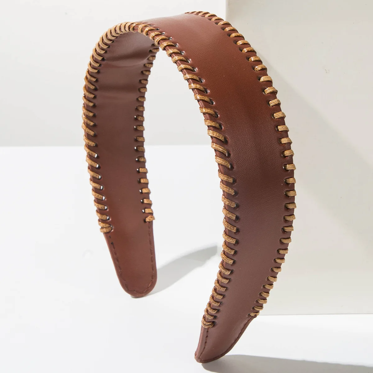Neues PU-Leder Stirnband mit Farbblockierung, Breitkrempiges, Retro, Hochwertiges Stirnband, Vielseitiges Accessoire für den Täglichen Gebrauch – Detail 6