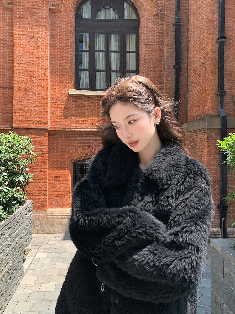 

Women's Mid-Length Lamb Fur Coat Inteated Woolen Outerwear Winter Thiened Long Sve Commute Sle Korean Version