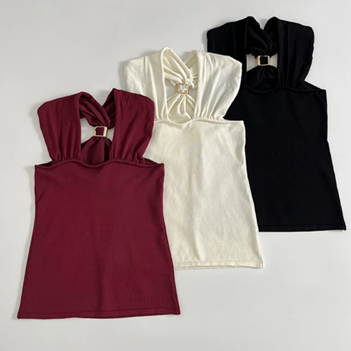 

Jenny&Dave Minimalist Solid Color Neck Halter T-shirt French Elegant Vacation Style Buckle Sexy Suspender Camisole Top