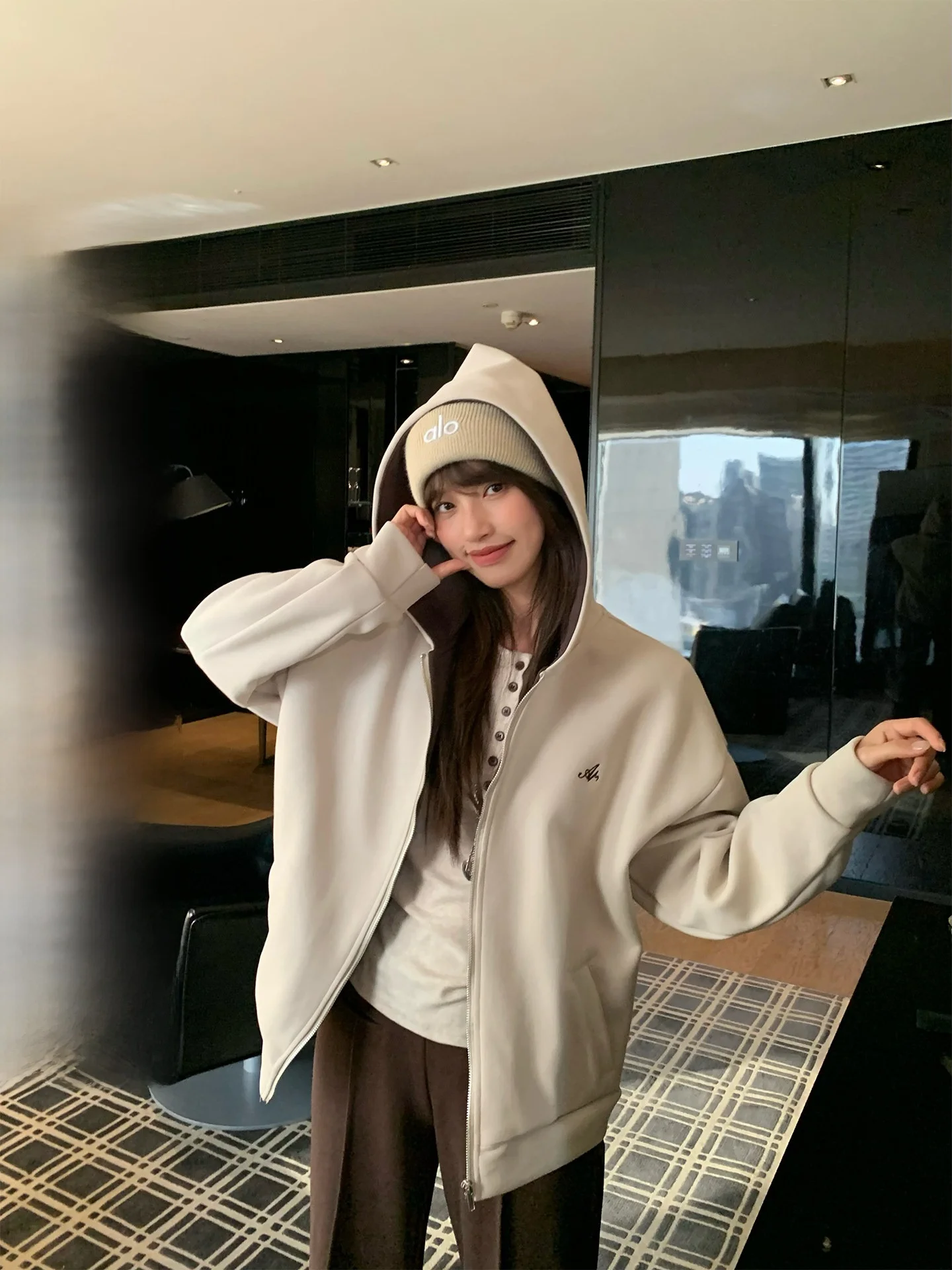 

Spring New Loose Sle Embroidered Hoodie Cardigan Women's Thin Top Milk Tea Color Casual Faion Cotton Polyester Blend