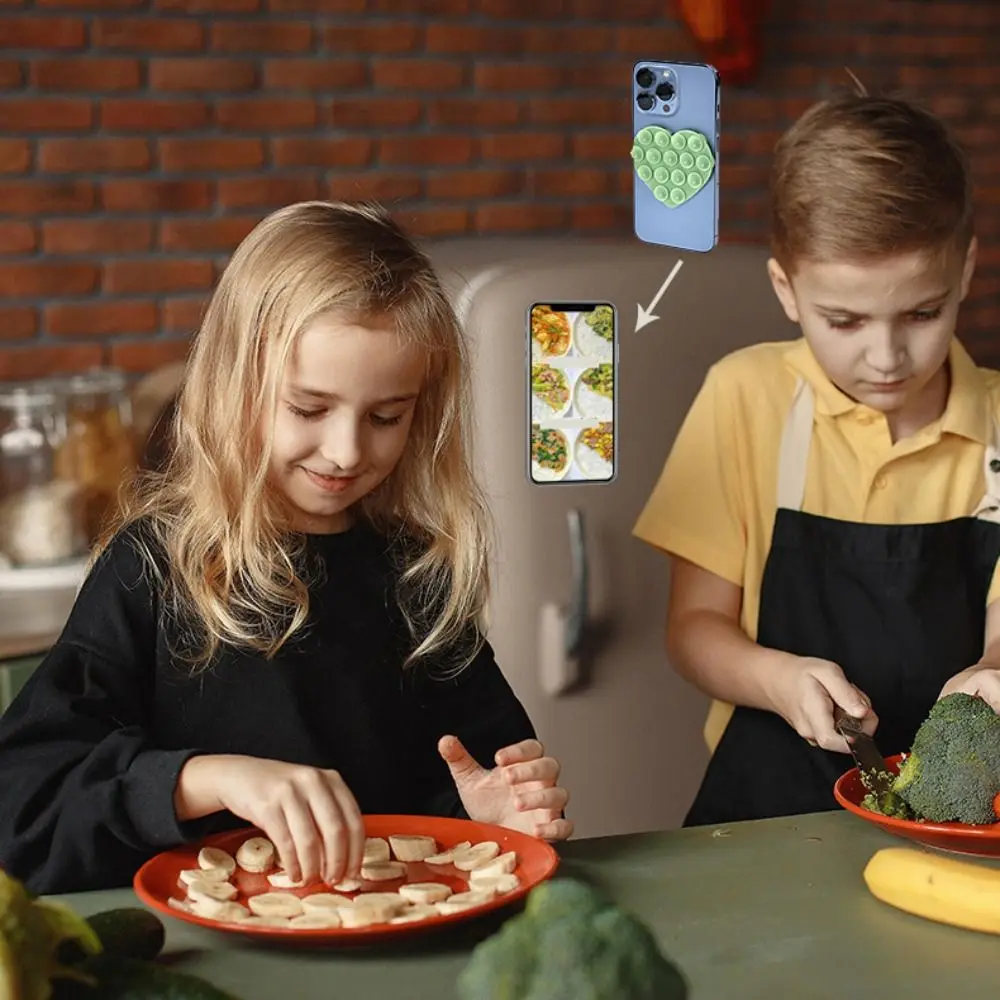 New Heart-shape Suction Cup Bracket Washable Silicone Sucker Mobile Phone Fixed Pad Durable Hand-Free Sucker Support Universal