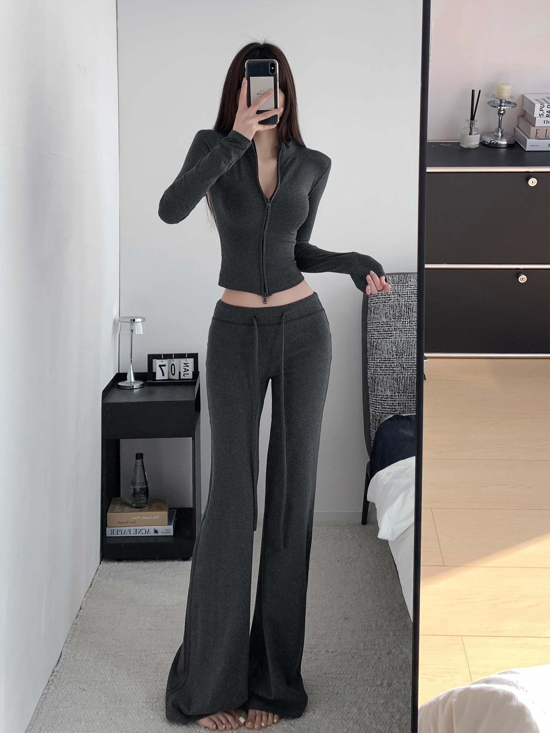 

Комплект High Intelligence Sensation Lady: укороченный топ на молнии и утягивающие брюки-клеш из хлопка и полиэстера, весенний повседневный стиль.