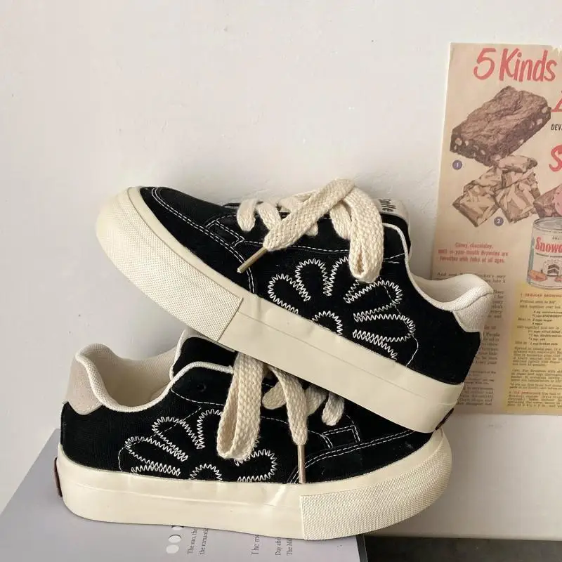 China-Chic-Stil dicke Sohlen Segeltuchs chuhe für Frauen im Frühjahr und Herbst 2023 neue Freizeit-und vielseitige Studenten sportschuhe