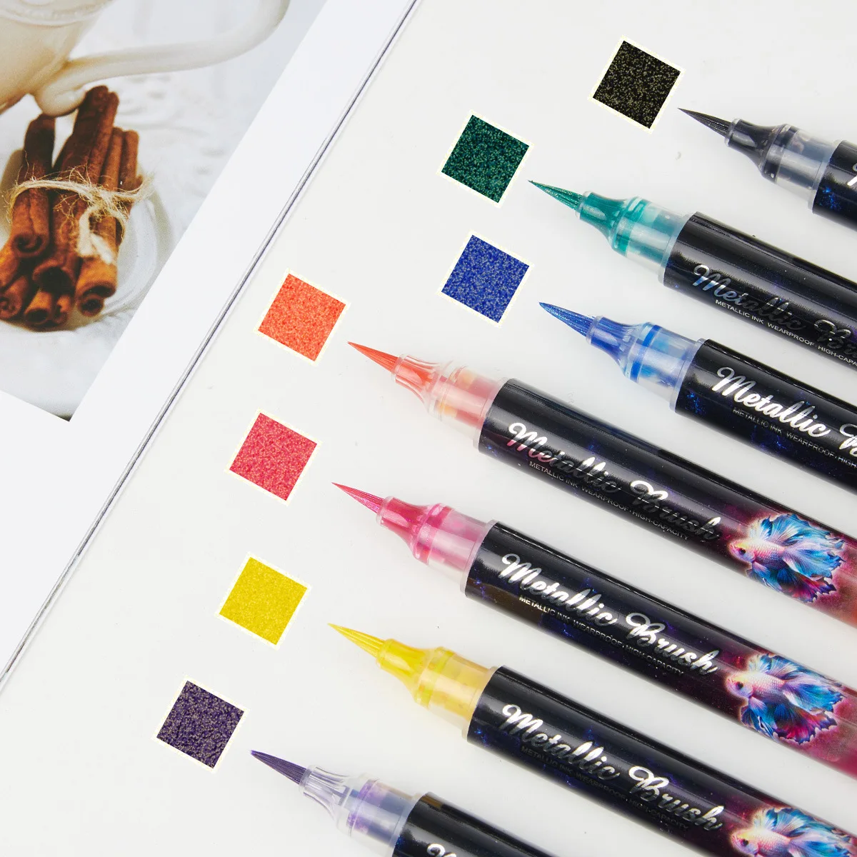 1Pc Metallic Brush Pens Glitter Marker Calligraphy Soft Tip Markers Pen for Graffiti Drawing Album DIY Scrapbooking Art Supplies