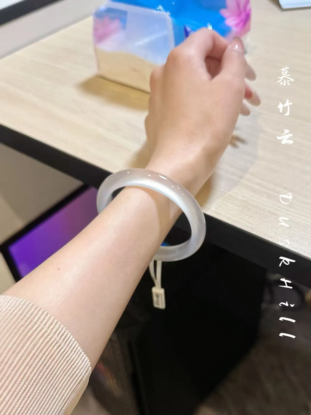 

Браслет из натурального агата, белый браслет из ледяного нефрита для женщин, имитирующий лунный свет.