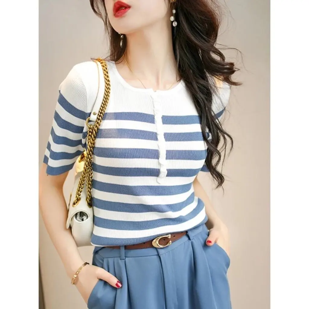 

Женская полосатая вязаная футболка с короткими рукавами в корейском стиле, летняя тонкая повседневная модная универсальная модная футболка, новинка