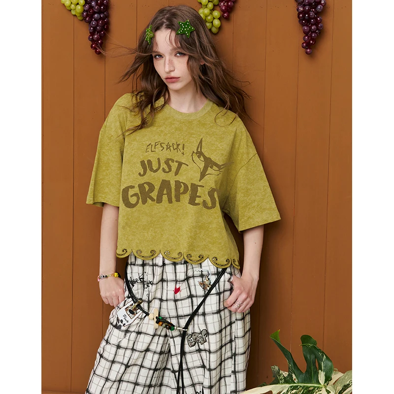 ELFSACK Women's Cropped Graphic T-Shirt with Fox Letter Print & Scalloped Hem, Short Sleeve Loose Fit Heather Tee for Summer