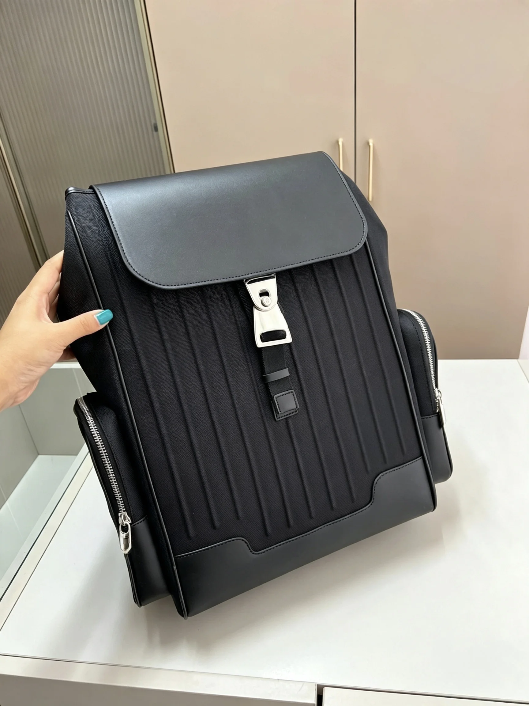 New Large Black Nylon Backpack with Adjustable Shoulder Straps Unisex Casual Simple Style Daily Use Backpack from China