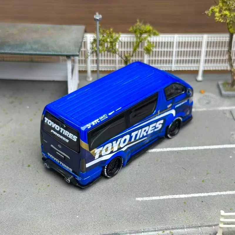 Tarmac funciona 1/64 hiace azul brinquedo pneus liga veículo a motor diecast modelos carro brinquedos coleção presentes de natal do menino