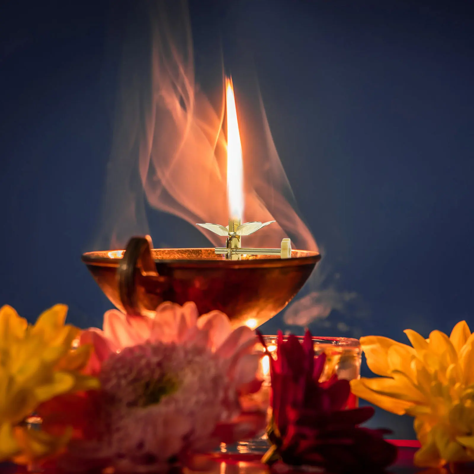 

2pcs Windproof Oil Lamp Wick Holder Premium Alloy Temple Pray Wick Stand Lamp Replacement For Home Decoration Portable