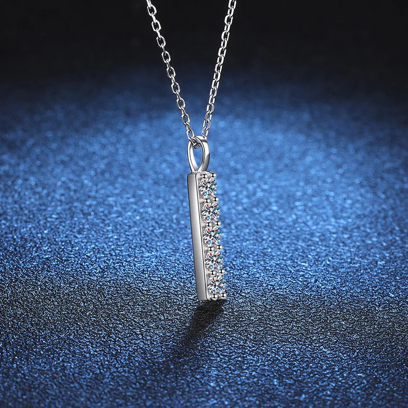 Moissanite necklace full of diamonds light luxury niche clavicle chain 50 points moissanite silver chain platinum PT950 mark