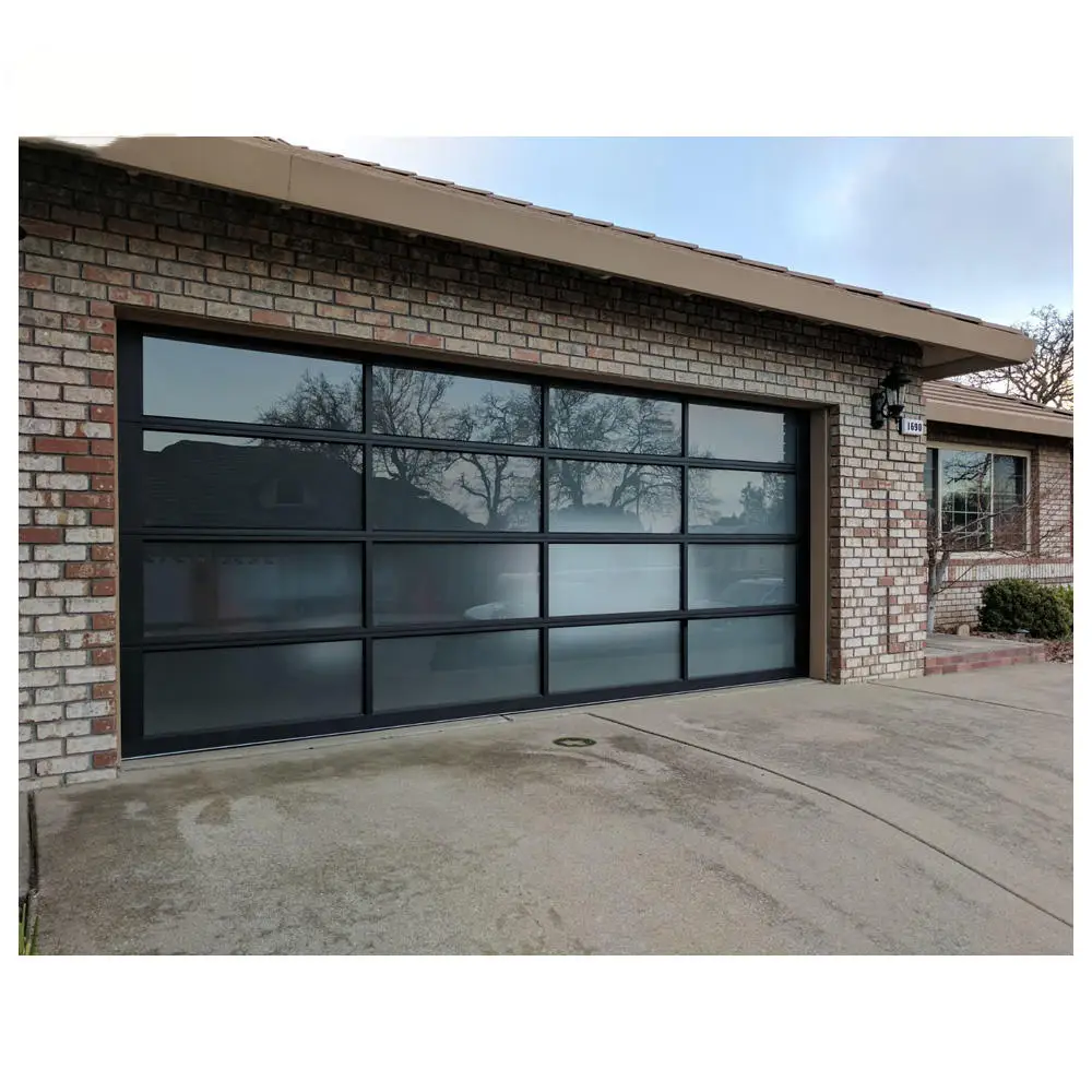Wood Grain Finish Thermal Insulation Material APP and Remote Control Opens The Garage Door Corrosion Resistant Garage Doors