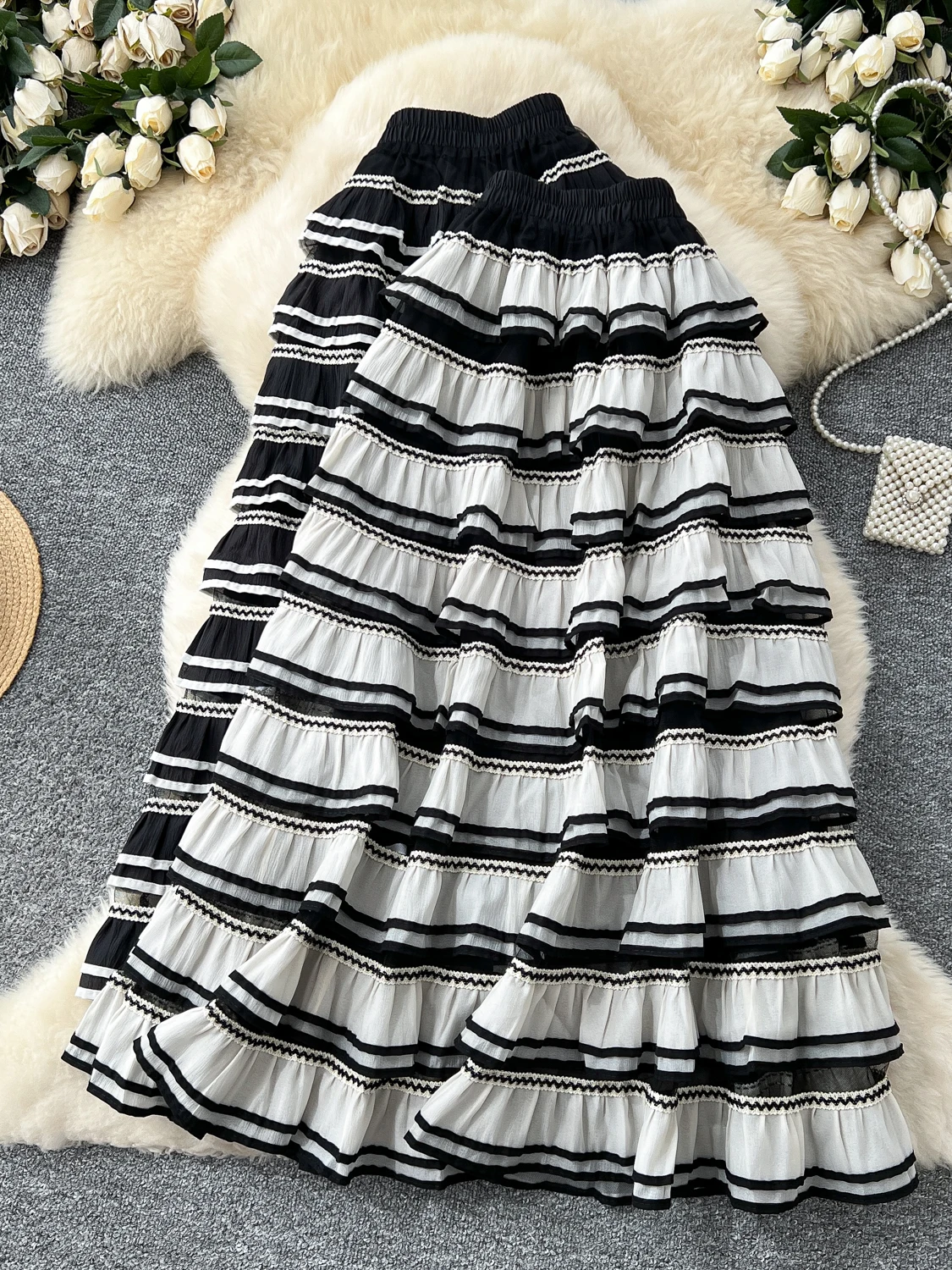 Saia Midi em Camadas E Estilo Suave de Verão para Mulheres com Acabamento em Renda, Cintura Alta e Estilo Coreano.