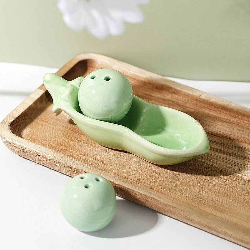 Seasoning Can Two Peas in Pod Ceramic Salt Pepper Shaker Wedding Party Gifts Set