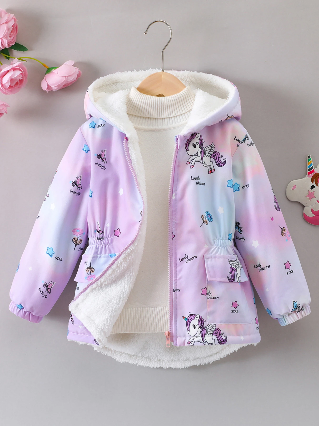 Cappotto cardigan con cerniera interna in peluche spesso morbido e confortevole con stampa digitale del fumetto di moda autunno e inverno delle