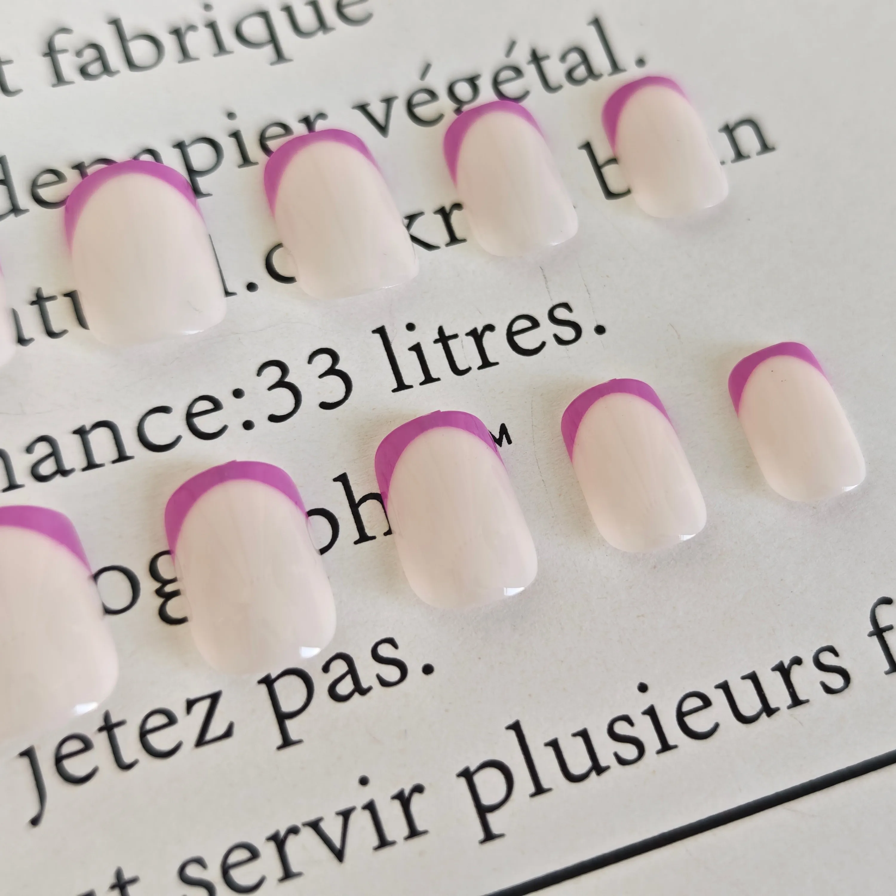

24pcs vVersatile Plum Color French Nails Euro Square Press-Ons Short Length & Mix Sizes Fake Nails Set For Women
