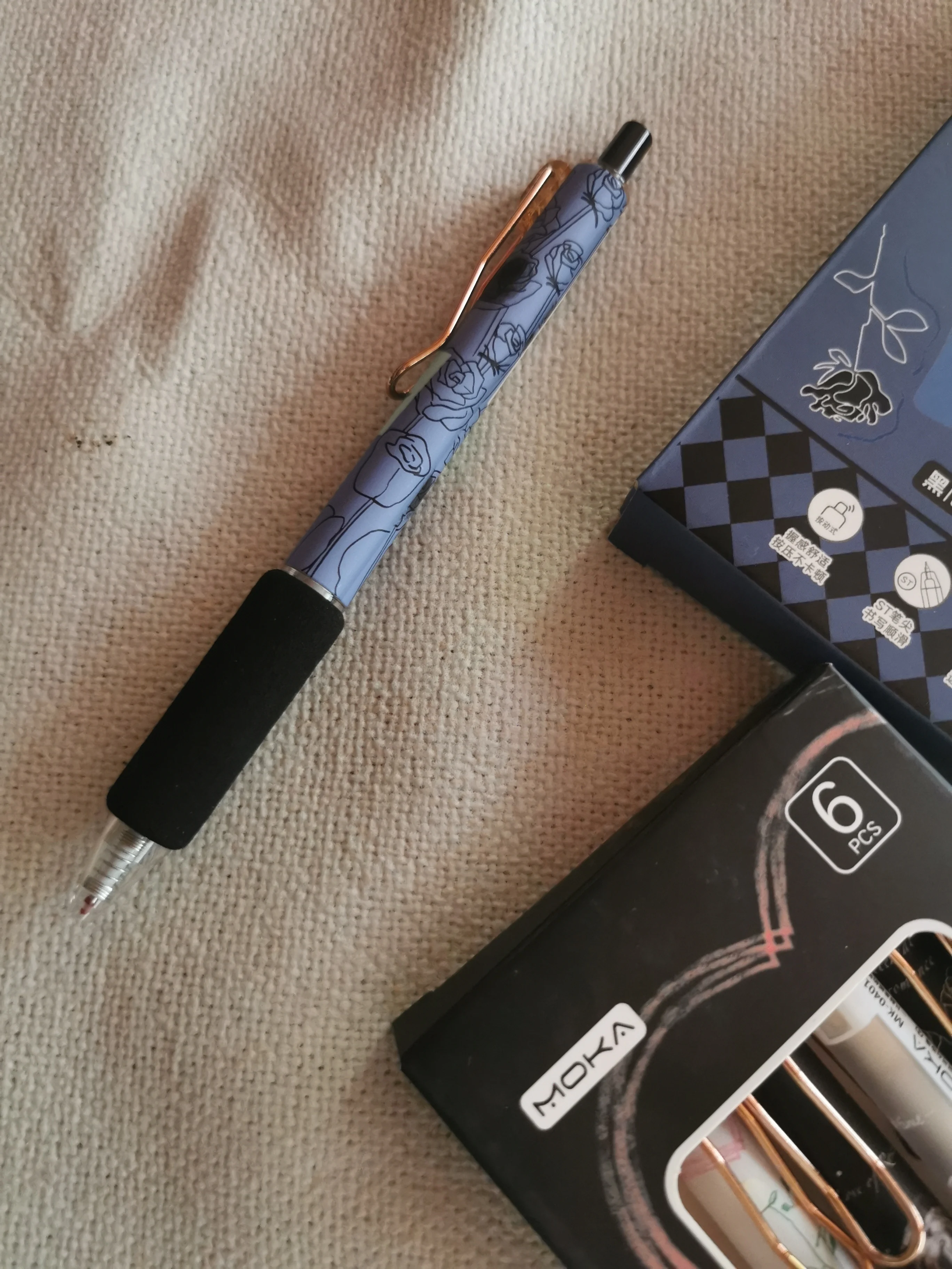 Retro European Neutral Pen Rose Butterfly Series Student Problem Brush, Quick Drying Black Pen Stationery, 6-pack Set0.5mm