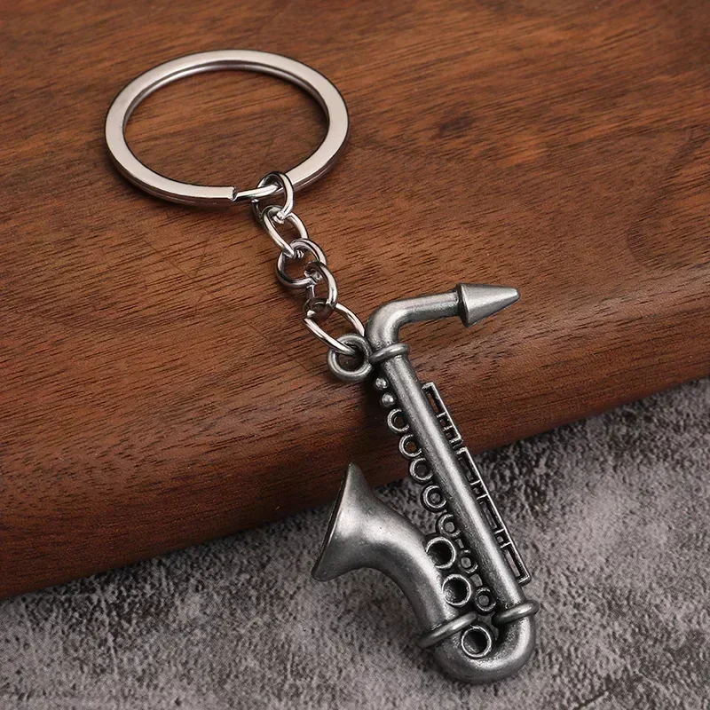 music small gift men and women keyrings Mini retro musical instrument metal keychain pendant