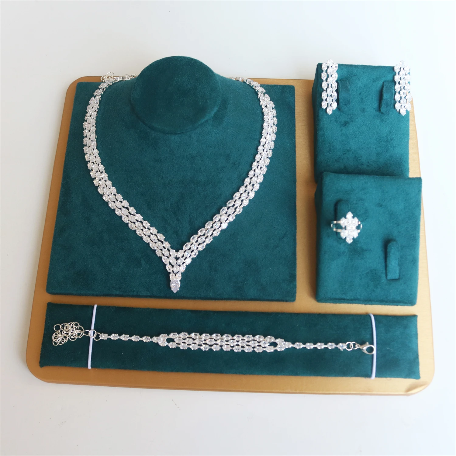 Thumbnail 3 - #23 Ranked Matching Earring Sets Picks in 2026