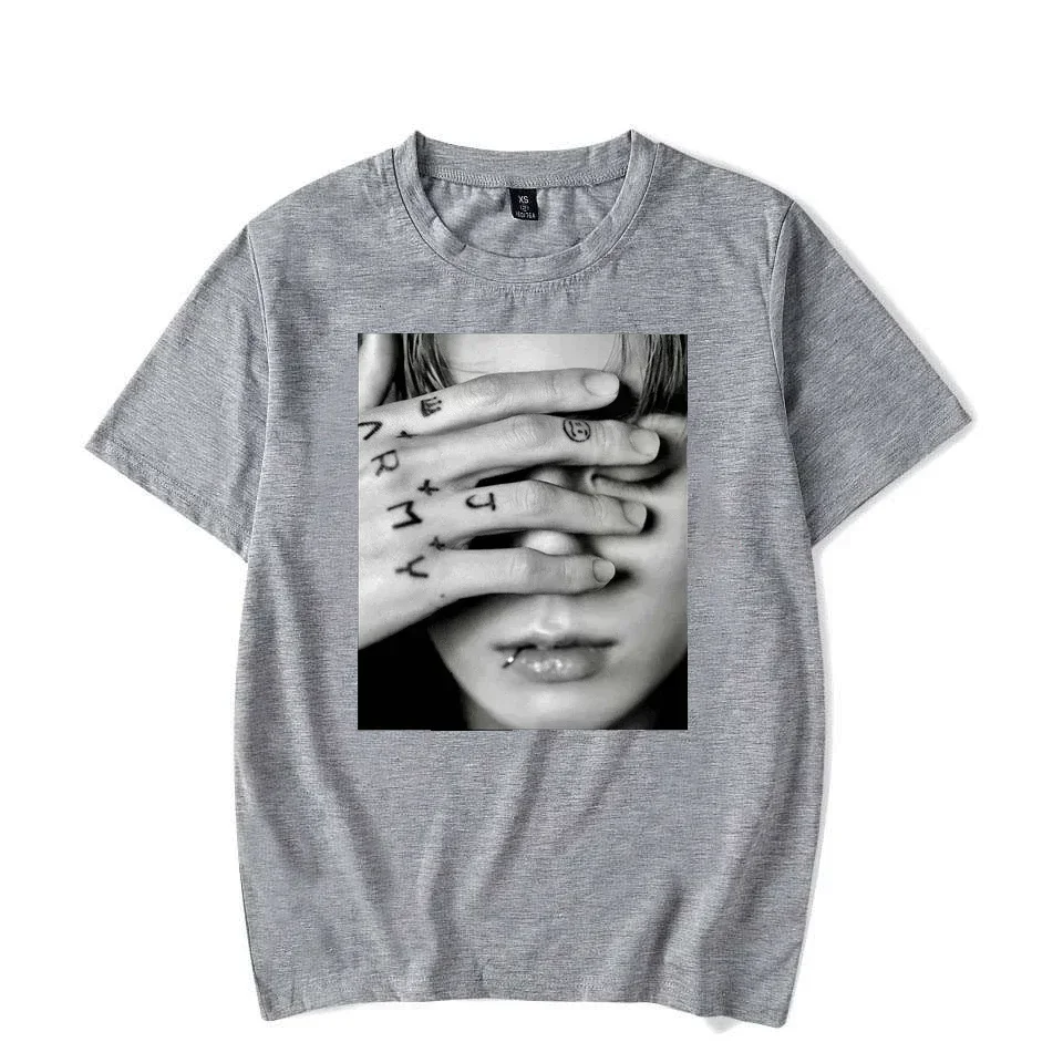 Vintage T-Shirt Jungkook Graphic T-Shirt Oversized Tops Gothic Womens T-Shirt Kpop Aesthetic Goth Fashion Streetwear Tops Tees image 3