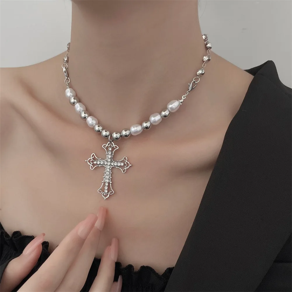 Vintage Fashion Hip Hop Party Pearl Necklace For Women Christian Cross Clavicle Chain Ladies Punk Pendant Men and Women Gifts