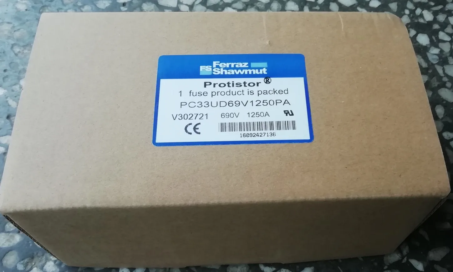 Fuses: PC33UD69V1250PA 6,9URD33PA1250 V302721 / PC33UD69V1400PA W302722 / PC33UD69V1600PA 6,9URD33PA1600 aR