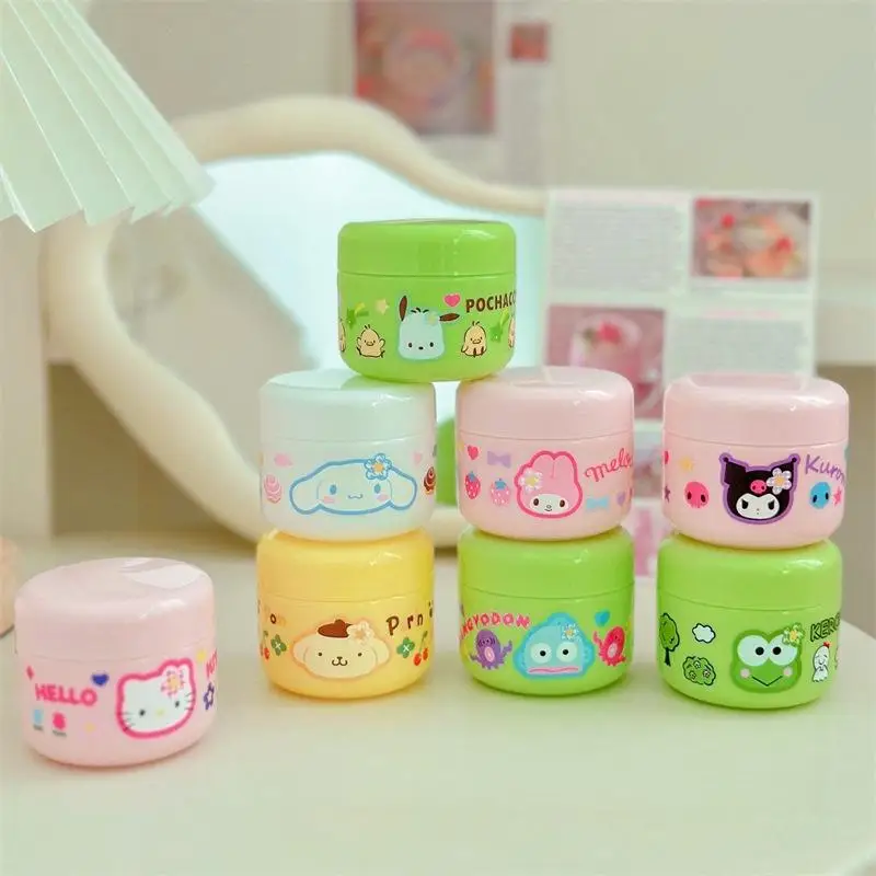 1個入り詰め替え可能なジェル缶、サンリオの蓋付きプラスチックボトル、化粧品用クリーム容器、リップグロスボックス、小型ポットジャー