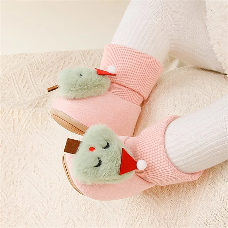 Sepatu bayi kaus kaki Natal lucu boneka Santa/rusa/manusia salju/pohon Natal anti-selip sol lembut sepatu jalan pertama