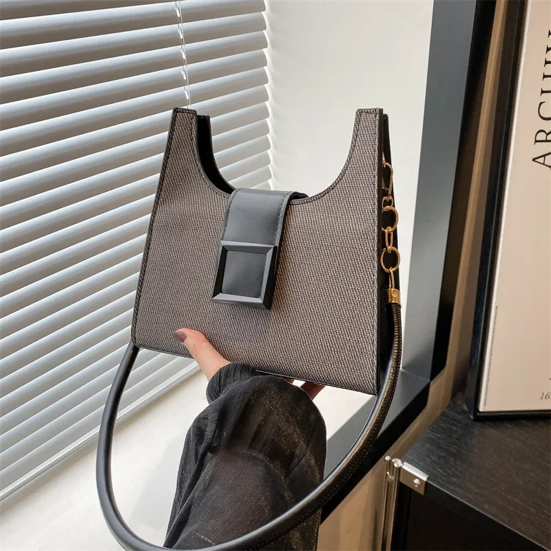 

Niche small bag women's high-end fashion versatile messenger bag