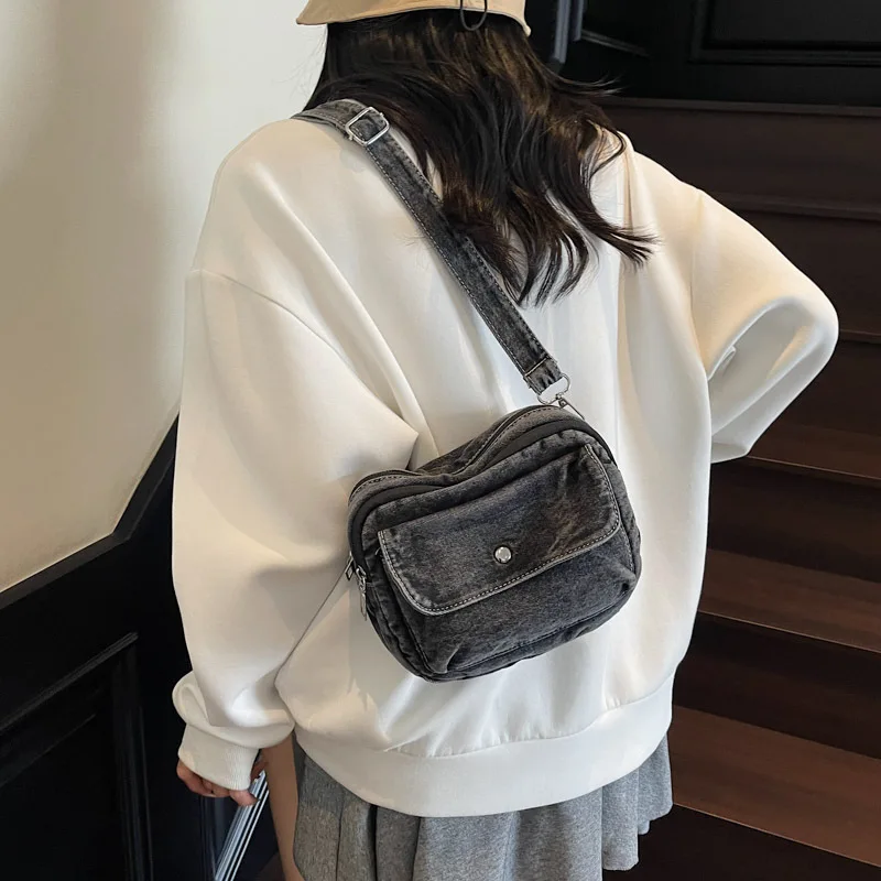 

2025 New Portable Square Bag for College Students, Mini Crossbody Purse, Casual Shoulder Bag, Lightweight and Versatile