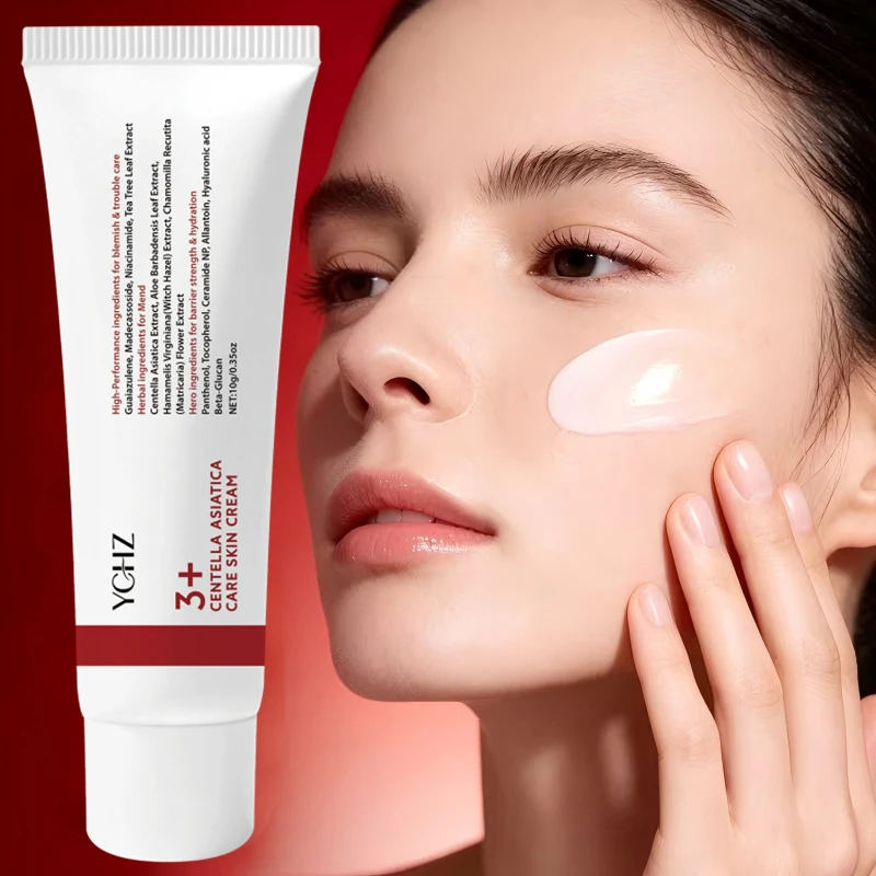 Centella Asiatica Moisturizing Cream, a Face Cream Containing Hyaluronic Acid, Vitamin E, and Niacinamide, That Tightens and Lifts Sagging Skin, Brightens Complexion, and Enhances Elasticity, Suitable for All Light Skin Tones.