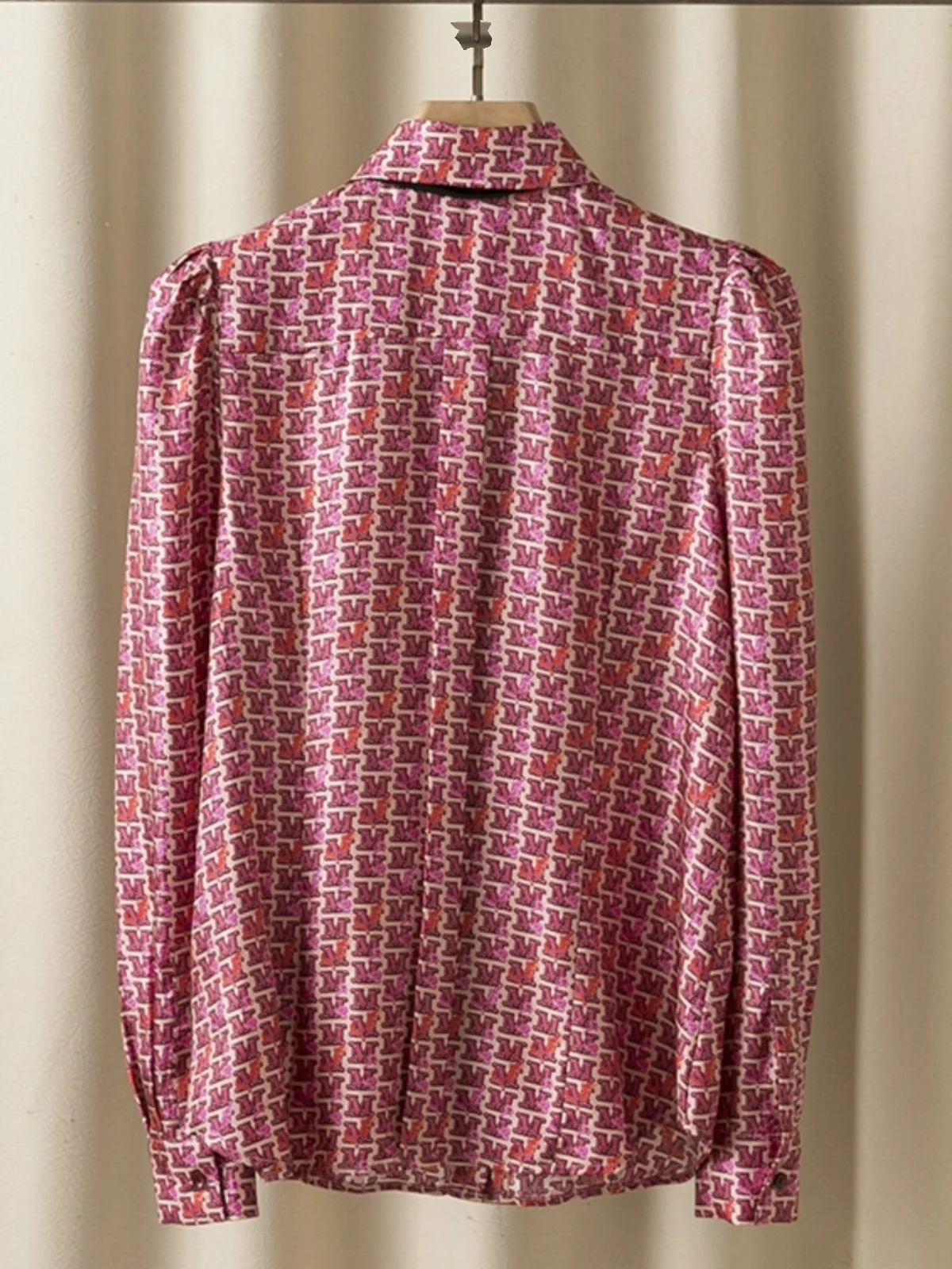 이탈리아 스타일 롱 실크 셔츠, 턴다운 칼라, 스트레이트 컷, 정장 스타일 남성 비즈니스 웨어