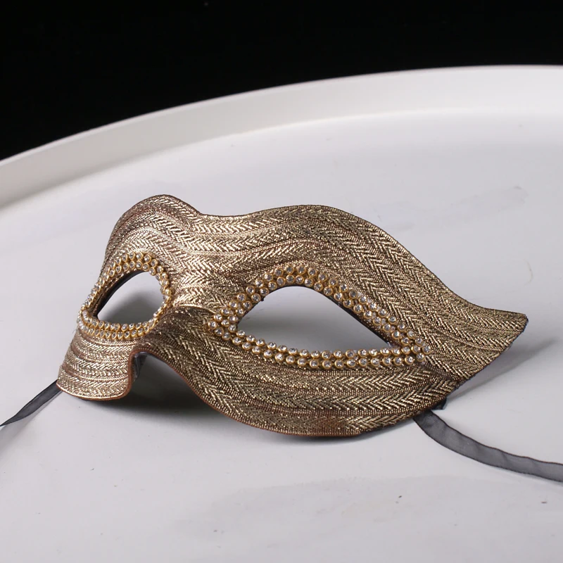 

Golden couple men and women half-face masks for adults, fashionable and simple eye masks for makeup, for dance party and party
