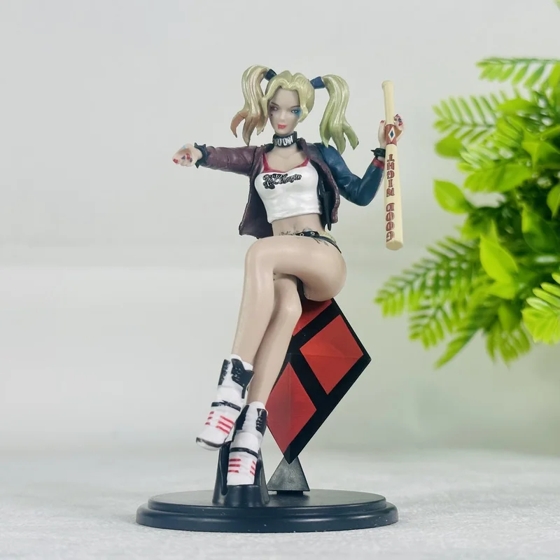 Harley Quinn Anti-Hero Anime-Figur in Sitzposition Sammlerstück Modell Actionfiguren Anime-Merchandise PVC-Modell Spielzeug Überraschungsgeschenke